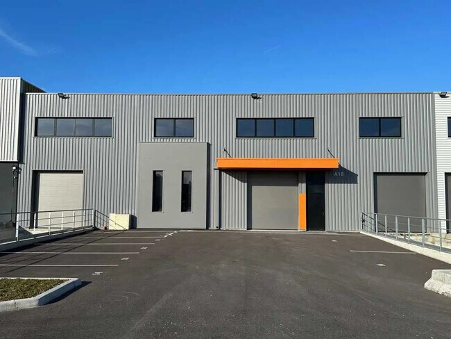 Plus de détails pour 5/7 Avenue De Montmartin, Corbas - Local d’activités à vendre