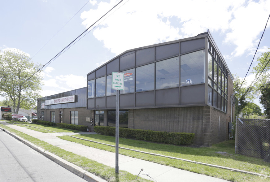 548 Sunrise Hwy, West Babylon, NY à louer - Photo principale – Image 2 sur 6