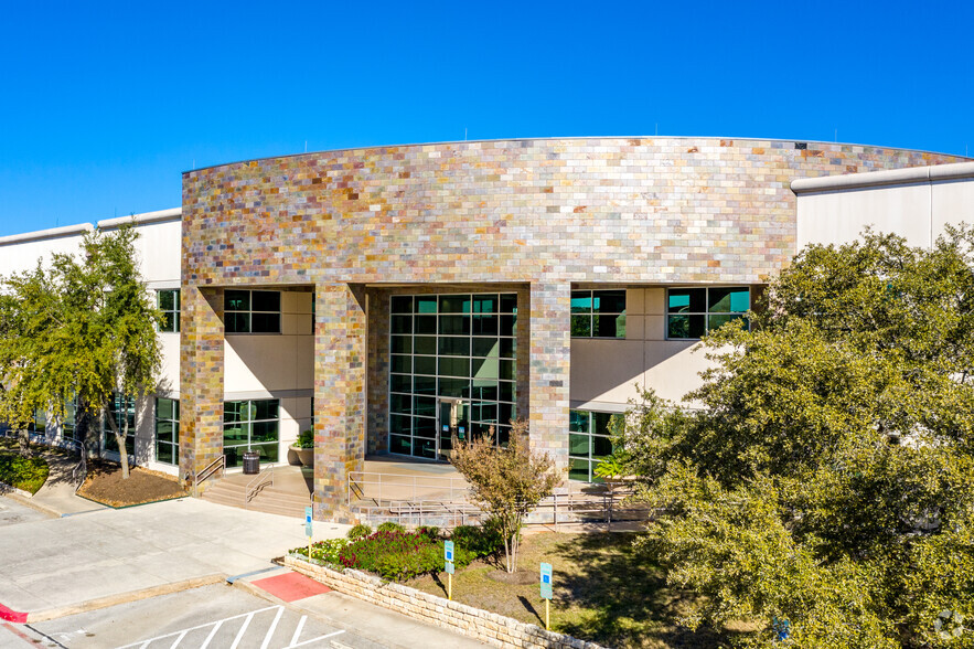 227 N Loop 1604 E, San Antonio, TX à louer - Photo de l’immeuble – Image 2 sur 20