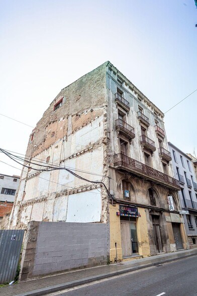Immeuble residentiel dans Igualada, Barcelona à vendre - Photo de l’immeuble – Image 2 sur 40