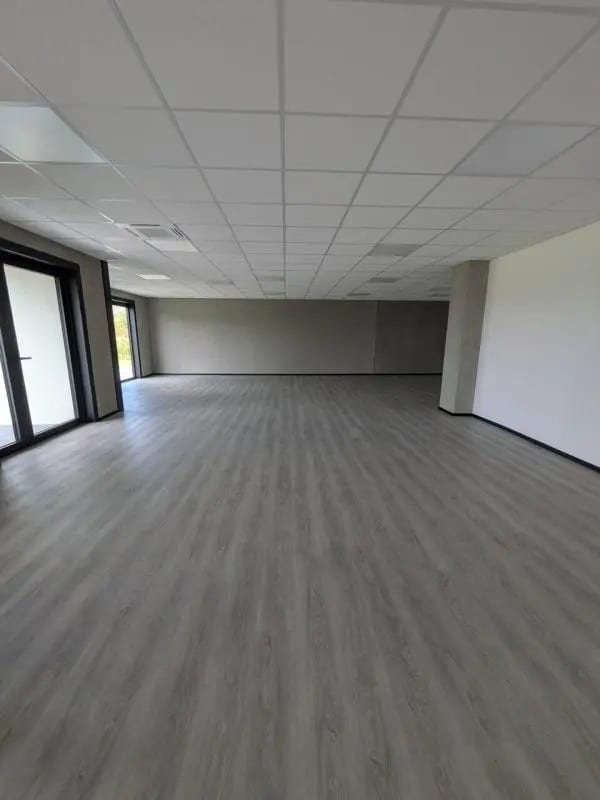 Bureau dans Saint-Martin-du-Vivier à louer Photo de l’immeuble– Image 1 sur 5