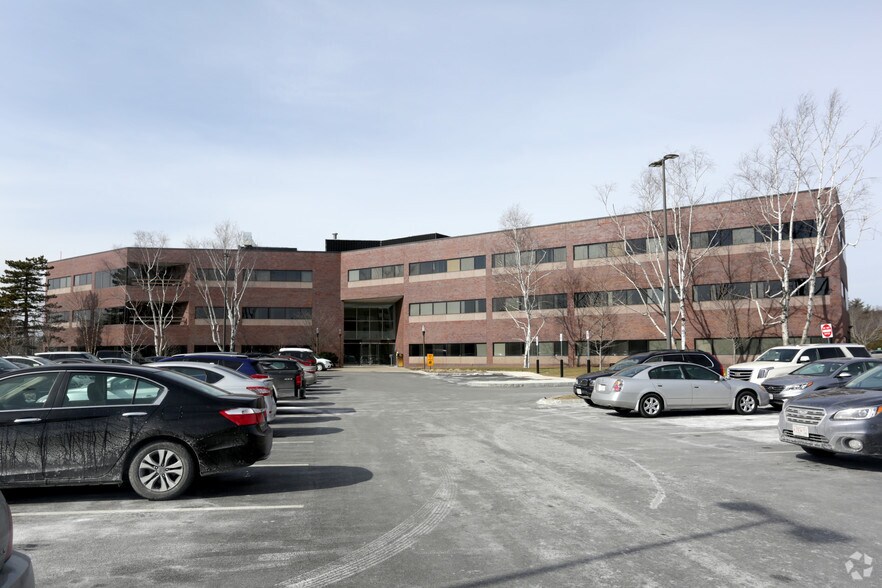 100 District Ave, Burlington, MA à louer - Photo de l’immeuble – Image 2 sur 5