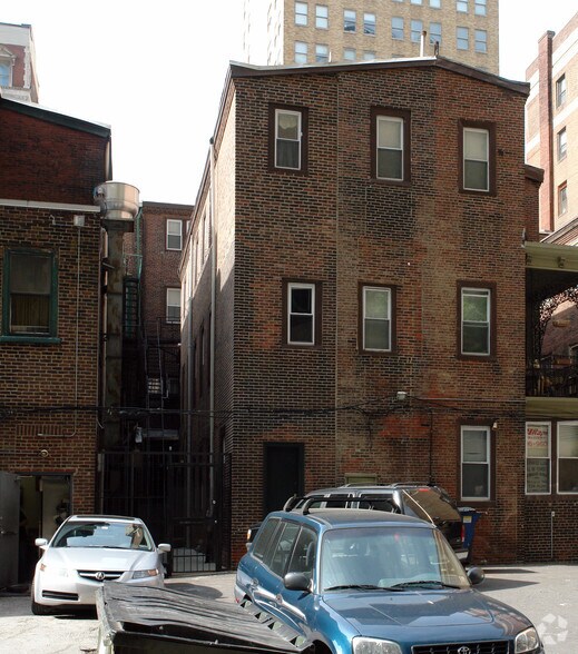 1931 Chestnut St, Philadelphia, PA à louer - Photo de l’immeuble – Image 3 sur 8