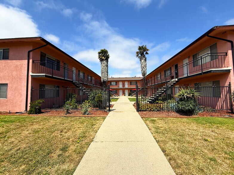 733 N C St, Lompoc, CA à vendre - Photo de l’immeuble – Image 1 sur 8