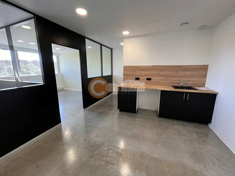 1-5 Avenue De Bordeaux, Carbon-Blanc à vendre - Photo de l’immeuble – Image 3 sur 12