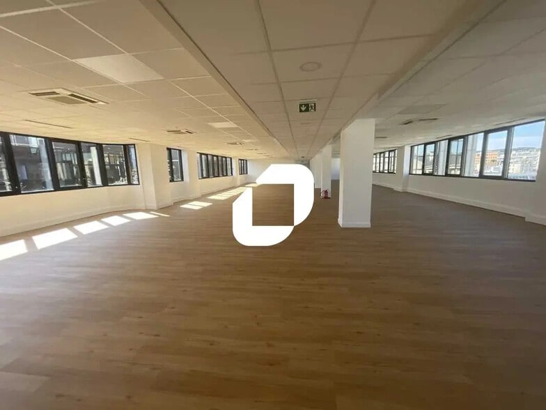 Bureau dans Boulogne-Billancourt à vendre - Photo de l’immeuble – Image 3 sur 31