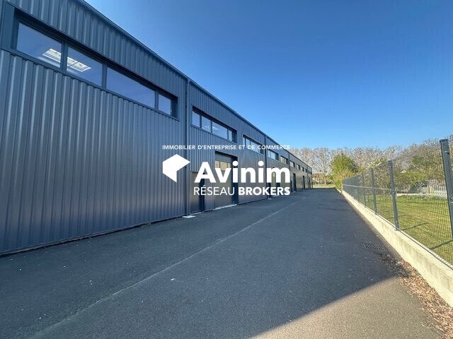 Industriel/Logistique dans Bernes-sur-Oise à louer - Photo de l’immeuble – Image 2 sur 2