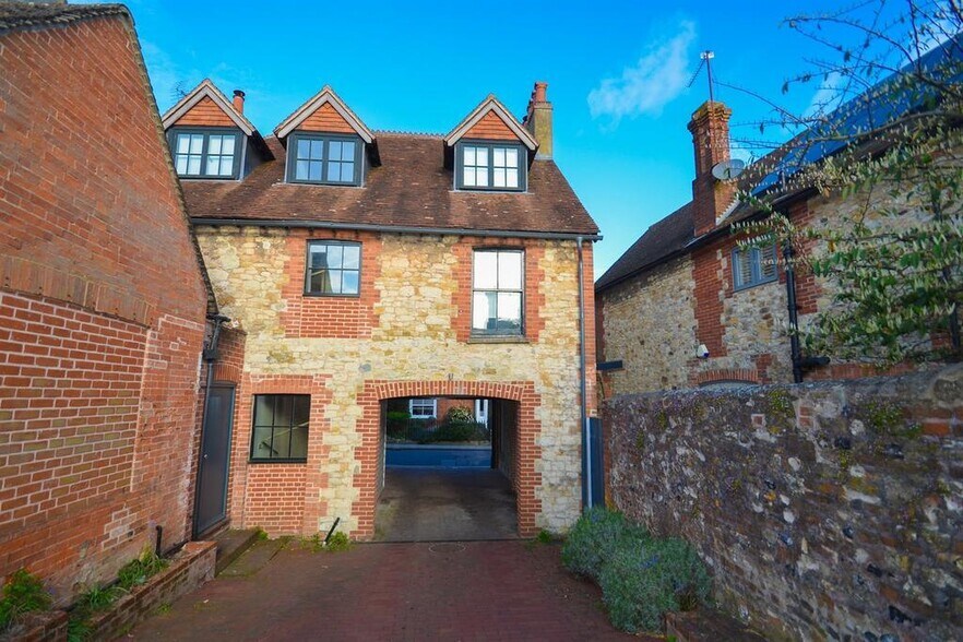 5-7 Church St, Storrington à vendre - Photo de l’immeuble – Image 3 sur 13