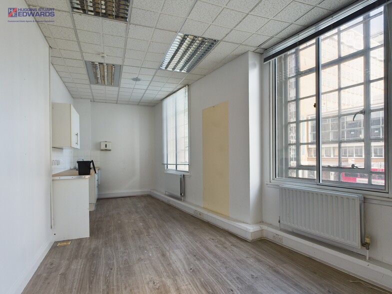 41-45 George St, Croydon à louer - Photo de l’immeuble – Image 3 sur 5