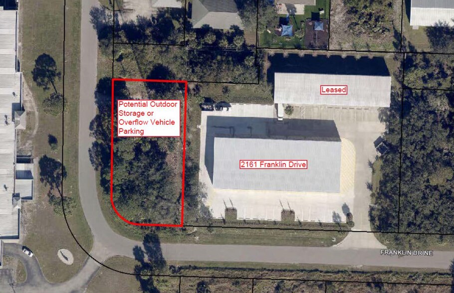 2161 Franklin Drive NE, Palm Bay, FL à louer - Photo de l’immeuble – Image 2 sur 5