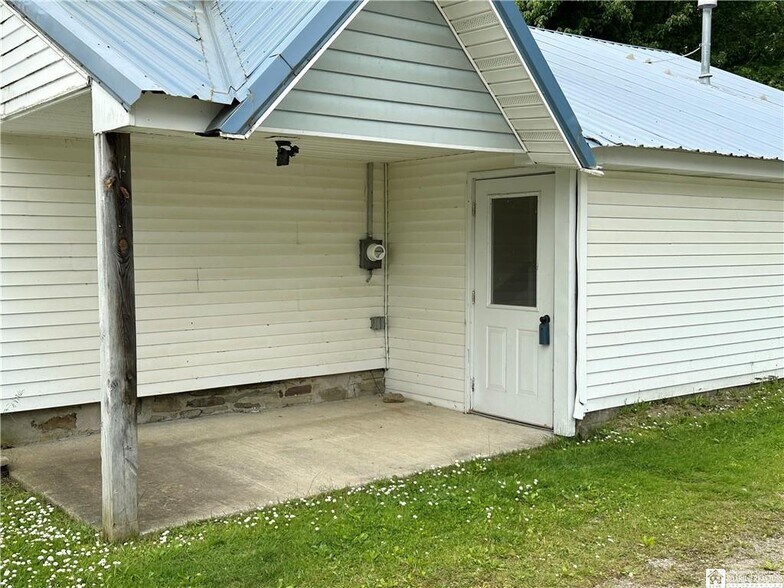 6837 Main St, Cherry Creek, NY à vendre - Photo de l’immeuble – Image 2 sur 21