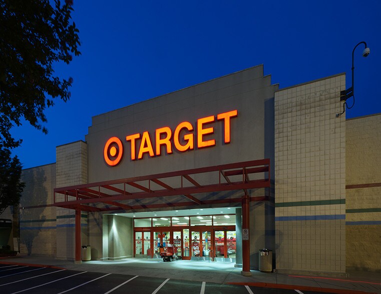 6050 Peachtree Pky, Peachtree Corners, GA à louer - Photo de l’immeuble – Image 2 sur 10