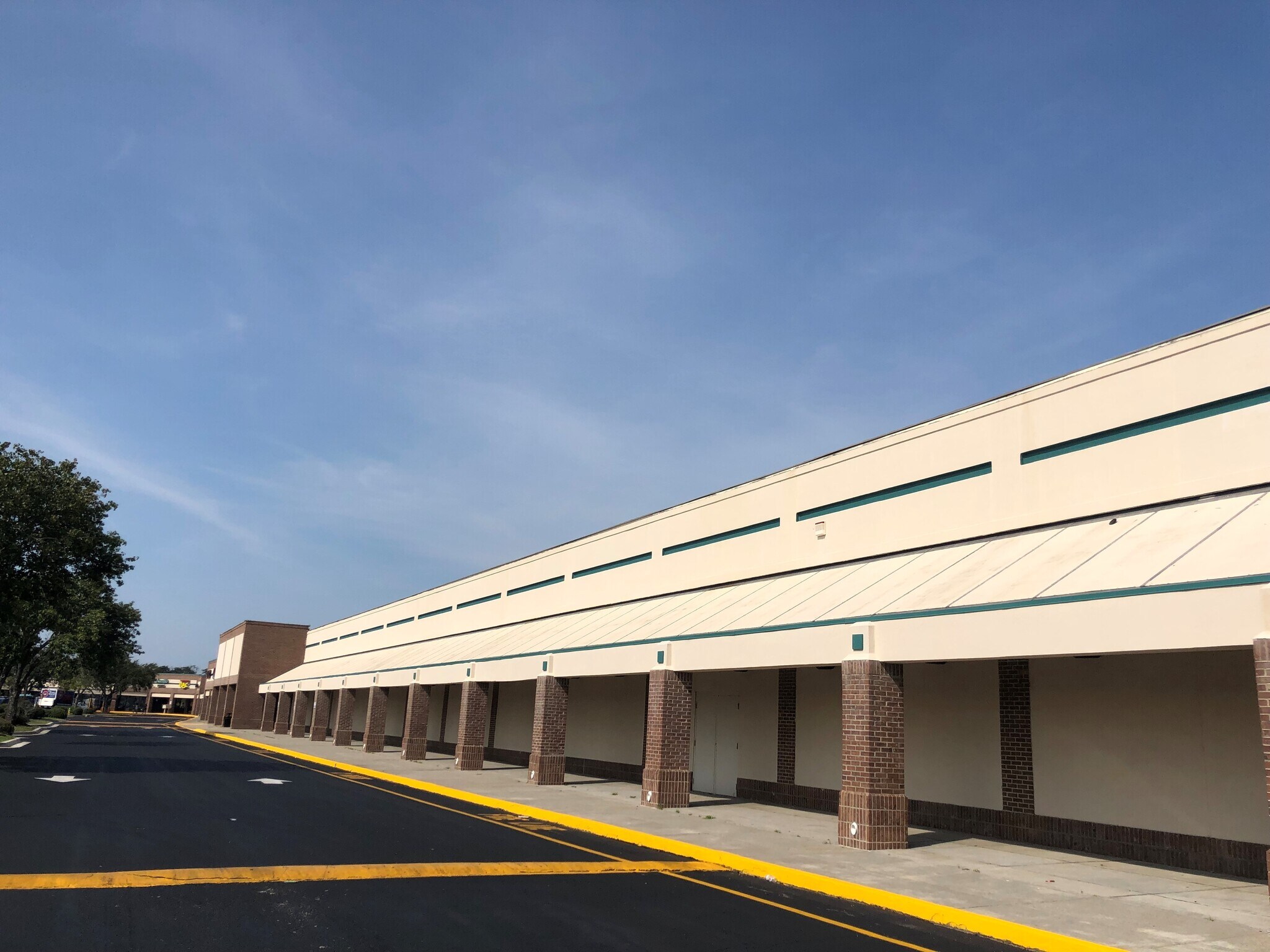 1403 N Kings Hwy, Myrtle Beach, SC à louer Photo principale– Image 1 sur 13