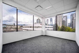 4180 Lougheed Hwy, Burnaby, BC à louer Photo intérieure– Image 2 sur 16