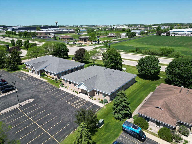 W6180 Aerotech Dr, Appleton, WI à louer - Photo de l’immeuble – Image 2 sur 13