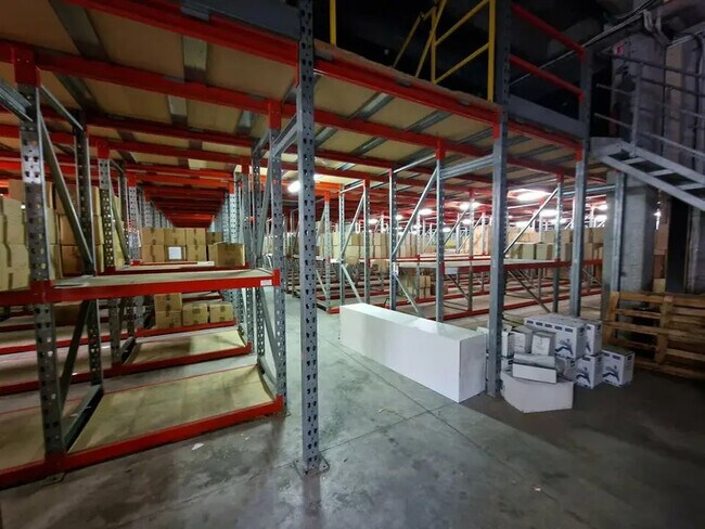 Plus de détails pour Industriel/Logistique à louer