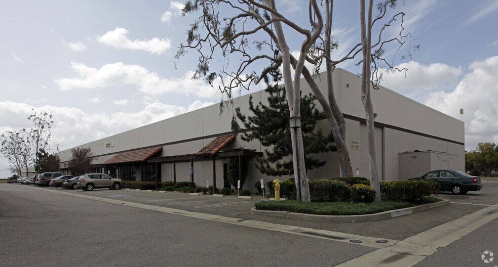 9624-9634 Hermosa Ave, Rancho Cucamonga, CA à louer - Photo principale – Image 1 sur 18