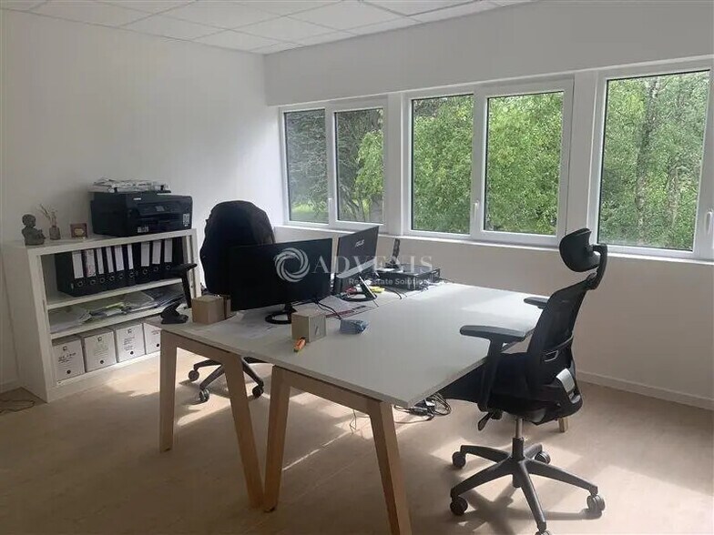 Bureau dans Vineuil à louer - Photo de l’immeuble – Image 3 sur 7