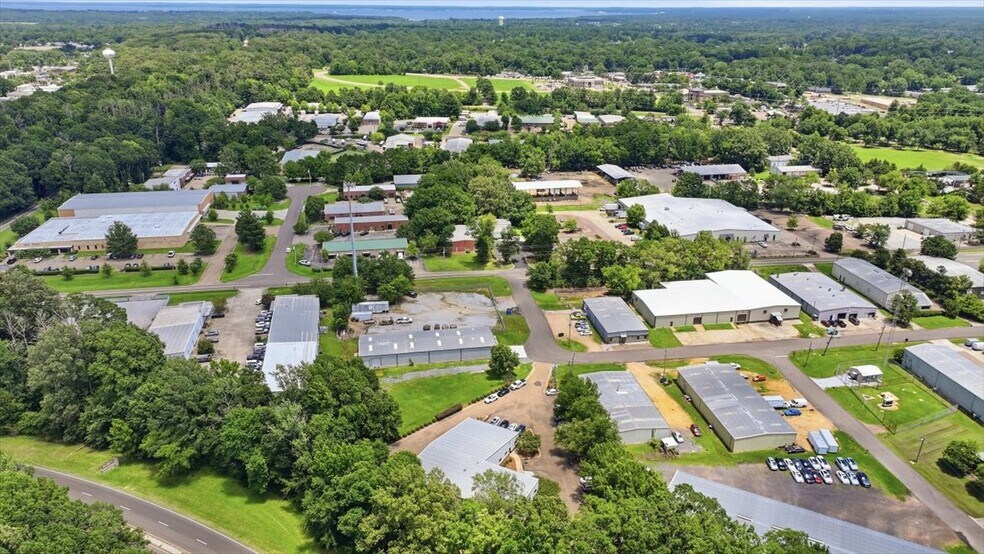 219 Industrial Dr, Ridgeland, MS à louer - Photo de l’immeuble – Image 2 sur 16