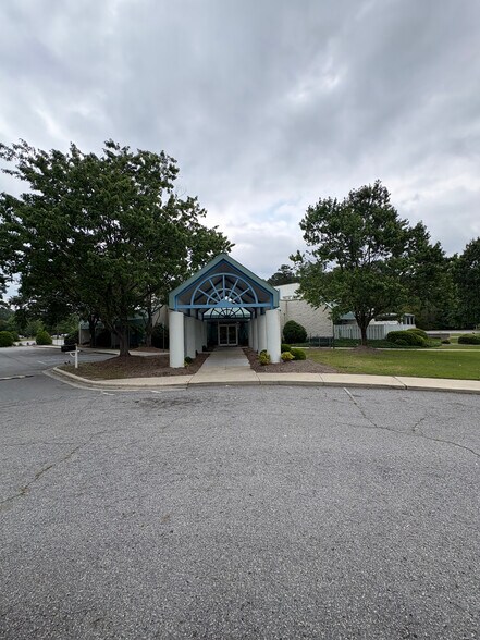1130 Sugg Pky, Greenville, NC à louer - Photo de l’immeuble – Image 2 sur 44