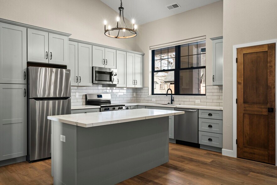 734 Tahoe St, Reno, NV à vendre - Photo intérieure – Image 1 sur 45