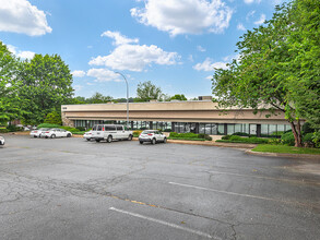 1302 Patton Ave, Asheville, NC à louer Photo de l’immeuble– Image 1 sur 5