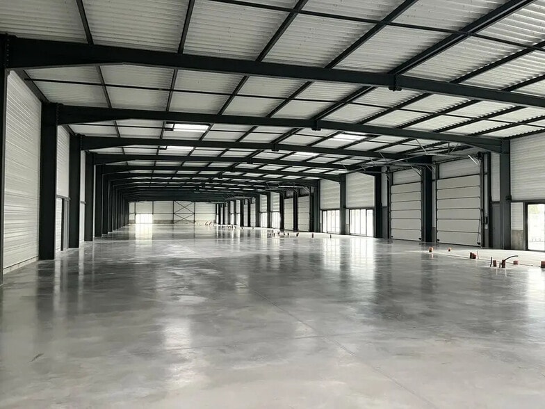 Local d’activités dans Schweighouse-sur-Moder à louer - Photo intérieure – Image 2 sur 8