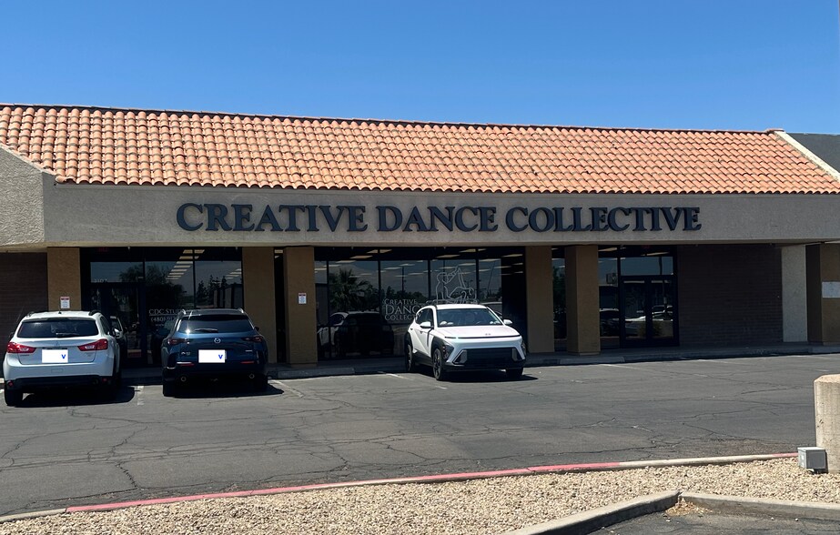 2051-2107 W Guadalupe Rd, Mesa, AZ à vendre - Photo de l’immeuble – Image 1 sur 18