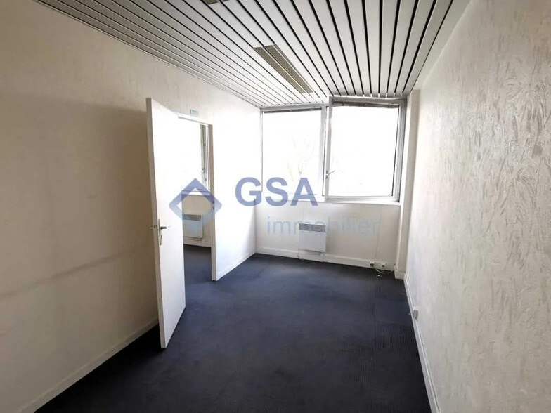 Bureau dans Évry-Courcouronnes à louer - Photo intérieure – Image 3 sur 5