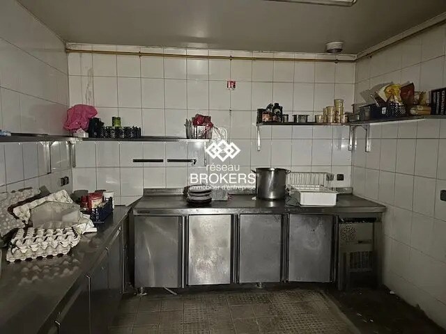 Local commercial dans L'ISLE-ADAM à louer - Photo de l’immeuble – Image 3 sur 4