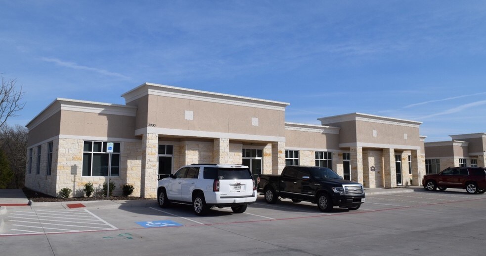3900 S Stonebridge Dr, McKinney, TX à louer - Photo de l’immeuble – Image 3 sur 3