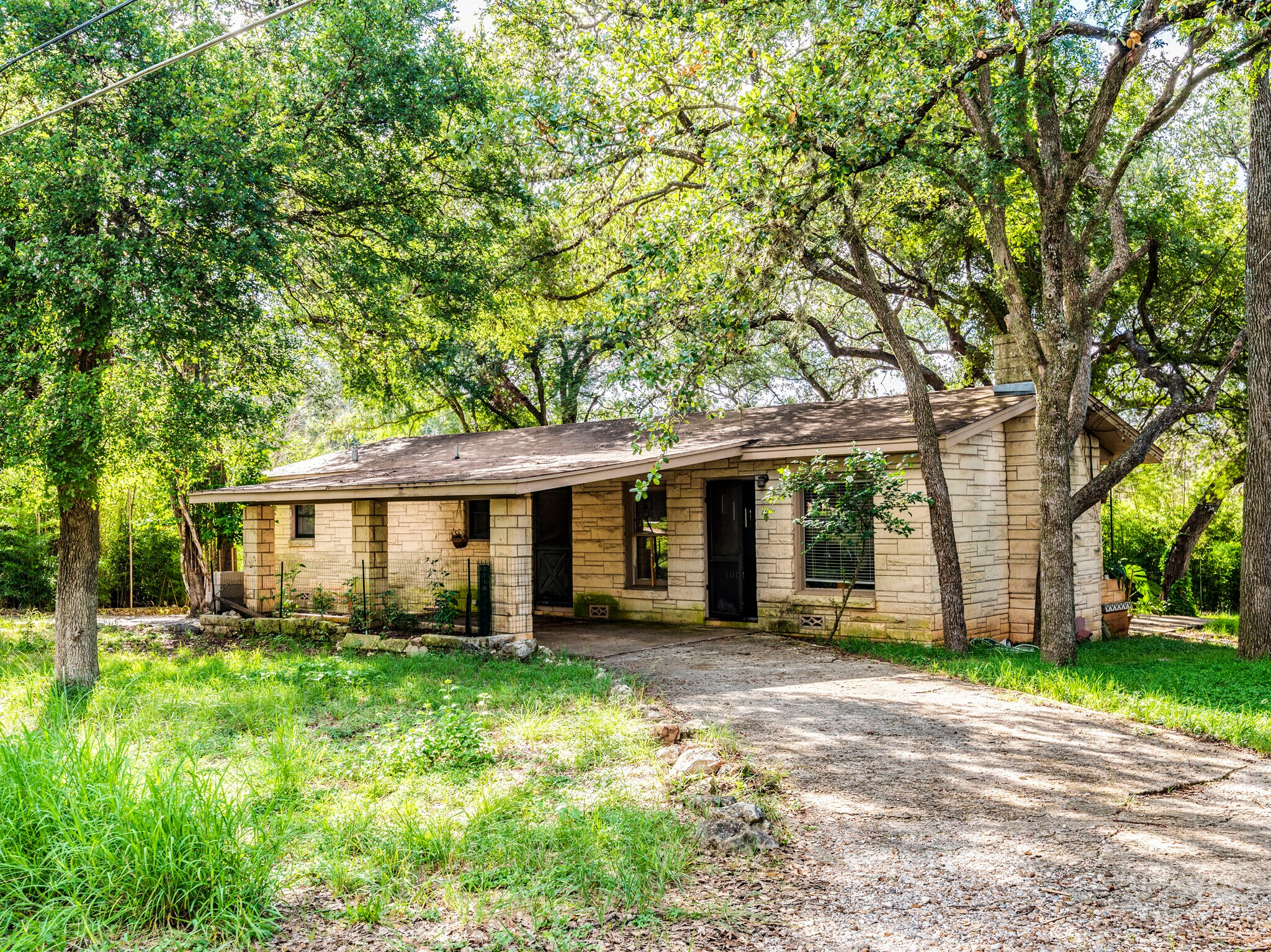 1001 Hillyer St, San Marcos, TX à vendre Photo principale– Image 1 sur 2