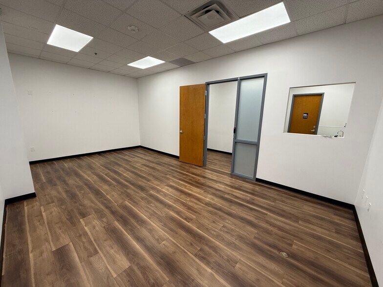 2340 E Beardsley Rd, Phoenix, AZ à louer - Photo intérieure – Image 2 sur 26