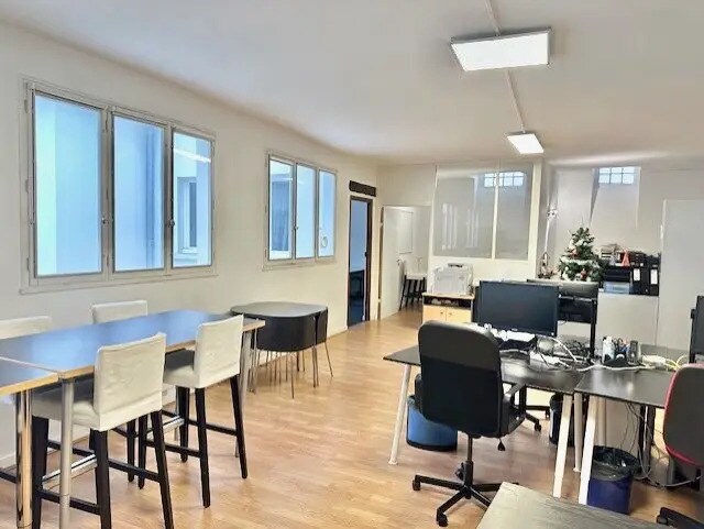 Bureau dans Paris à louer - Photo de l’immeuble – Image 3 sur 8