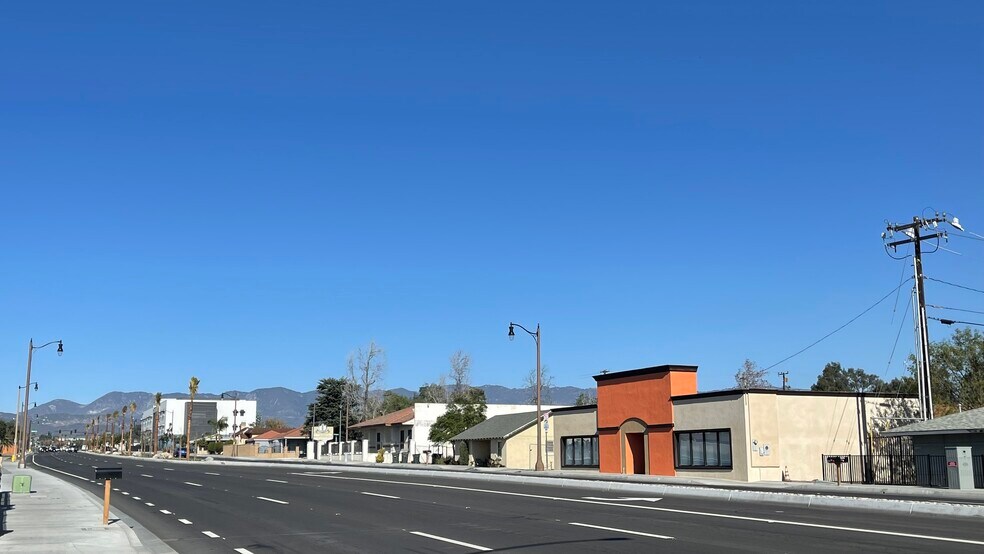 7893 Sierra Ave, Fontana, CA à louer - Photo de l’immeuble – Image 2 sur 2