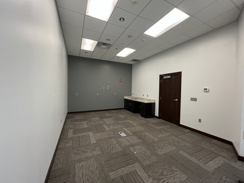 2980 E Coliseum Blvd, Fort Wayne, IN à louer - Photo de l’immeuble – Image 3 sur 12