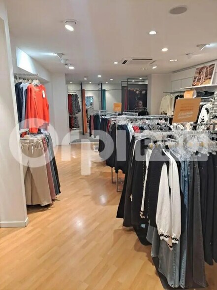 Local commercial dans Épernay à louer - Photo de l’immeuble – Image 1 sur 4