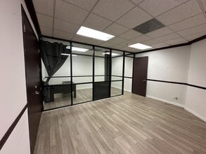 8300 Utica Ave, Rancho Cucamonga, CA à louer Photo intérieure– Image 1 sur 4