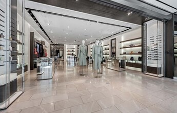 144-146 Bloor St W, Toronto, ON à louer Photo intérieure– Image 2 sur 5