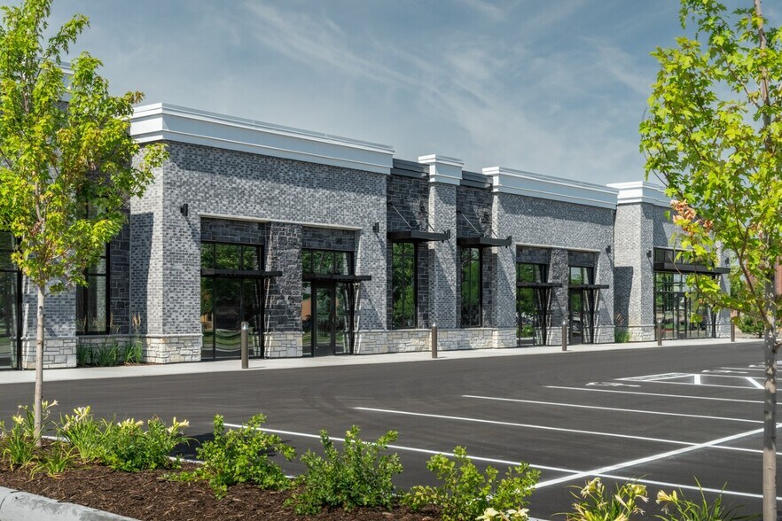 136th Avenue North, Rogers, MN à louer - Photo de l’immeuble – Image 3 sur 7