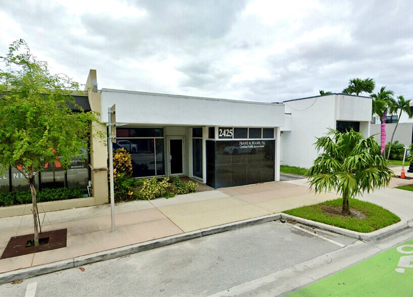 2425 Hollywood Blvd, Hollywood, FL à vendre - Photo de l’immeuble – Image 2 sur 17