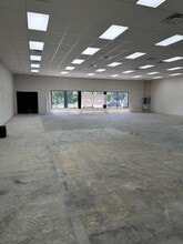1215 E Foothill Blvd, Upland, CA à louer Photo intérieure– Image 1 sur 3