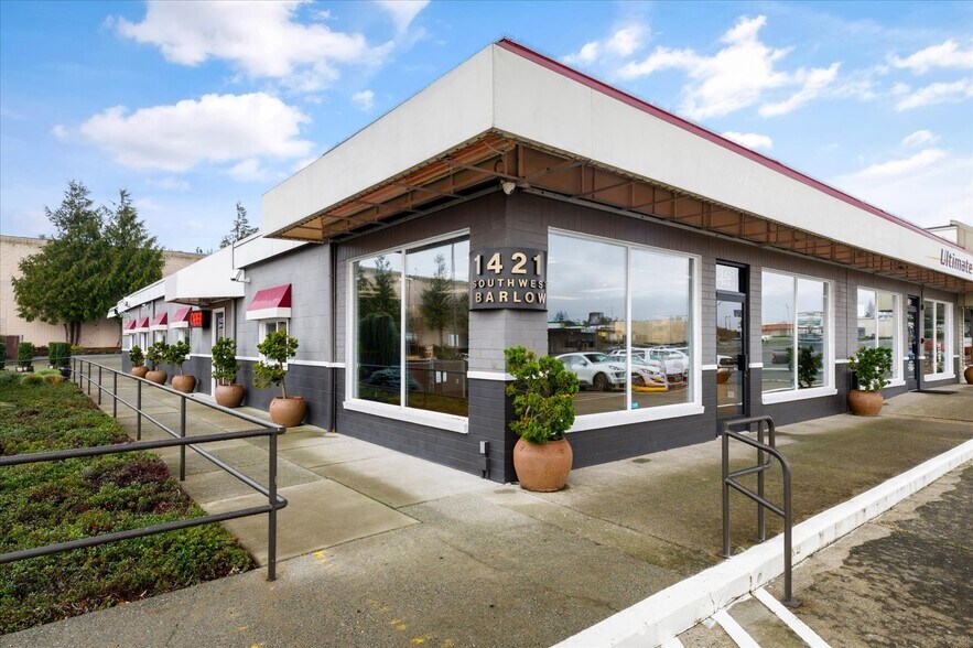 1421 SW Barlow St, Oak Harbor, WA à vendre - Photo de l’immeuble – Image 2 sur 48