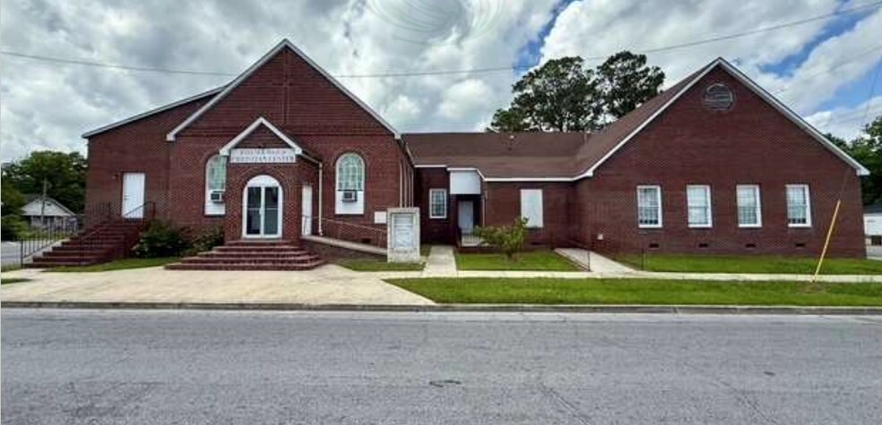 Church, Duplex and Four Home Portfolio portefeuille de 2 biens à vendre sur LoopNet.fr - Photo principale – Image 1 sur 9