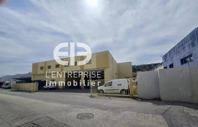 Plus de détails pour Industriel/Logistique à louer