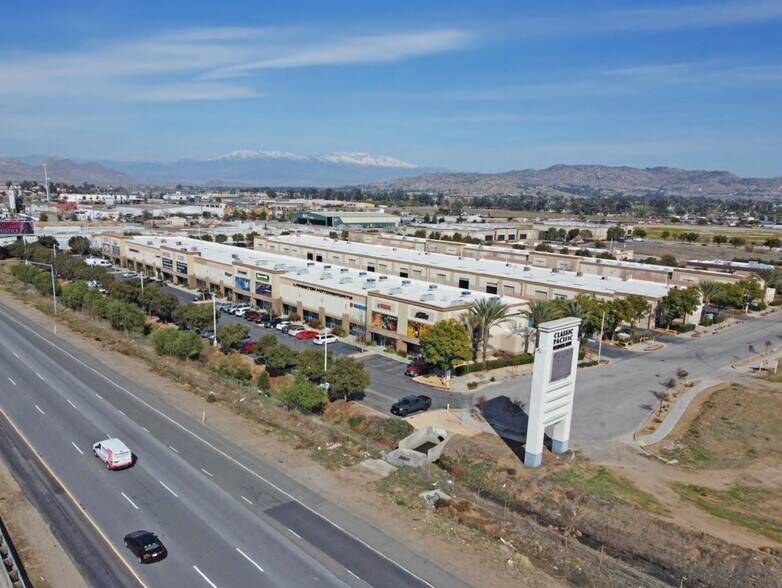 1654 Illinois Ave, Perris, CA à louer - Photo de l’immeuble – Image 2 sur 5