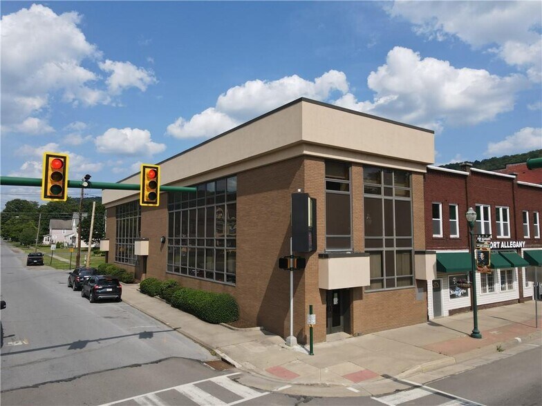 64 N Main St, Port Allegany, PA à louer - Photo de l’immeuble – Image 1 sur 2