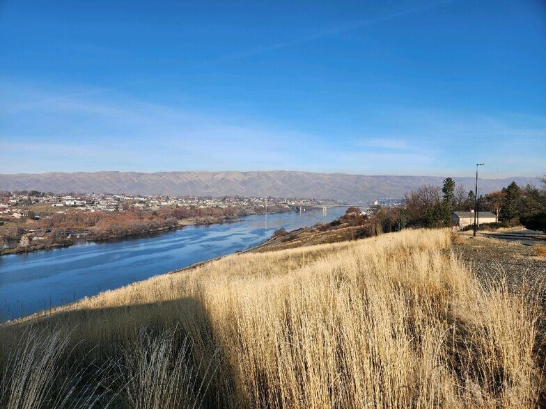 3444 Country Club Dr, Lewiston, ID à vendre - Photo de l’immeuble – Image 3 sur 45