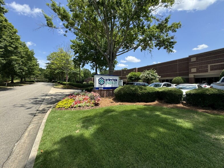 5925 Cabot Pky, Alpharetta, GA à vendre - Photo de l’immeuble – Image 3 sur 9