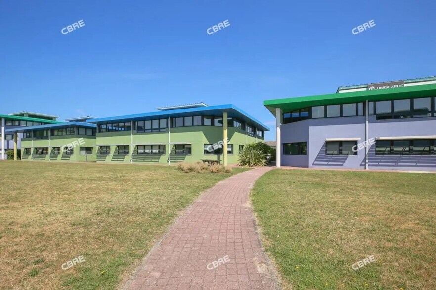 Bureau dans Canéjan à louer - Photo de l’immeuble – Image 3 sur 12